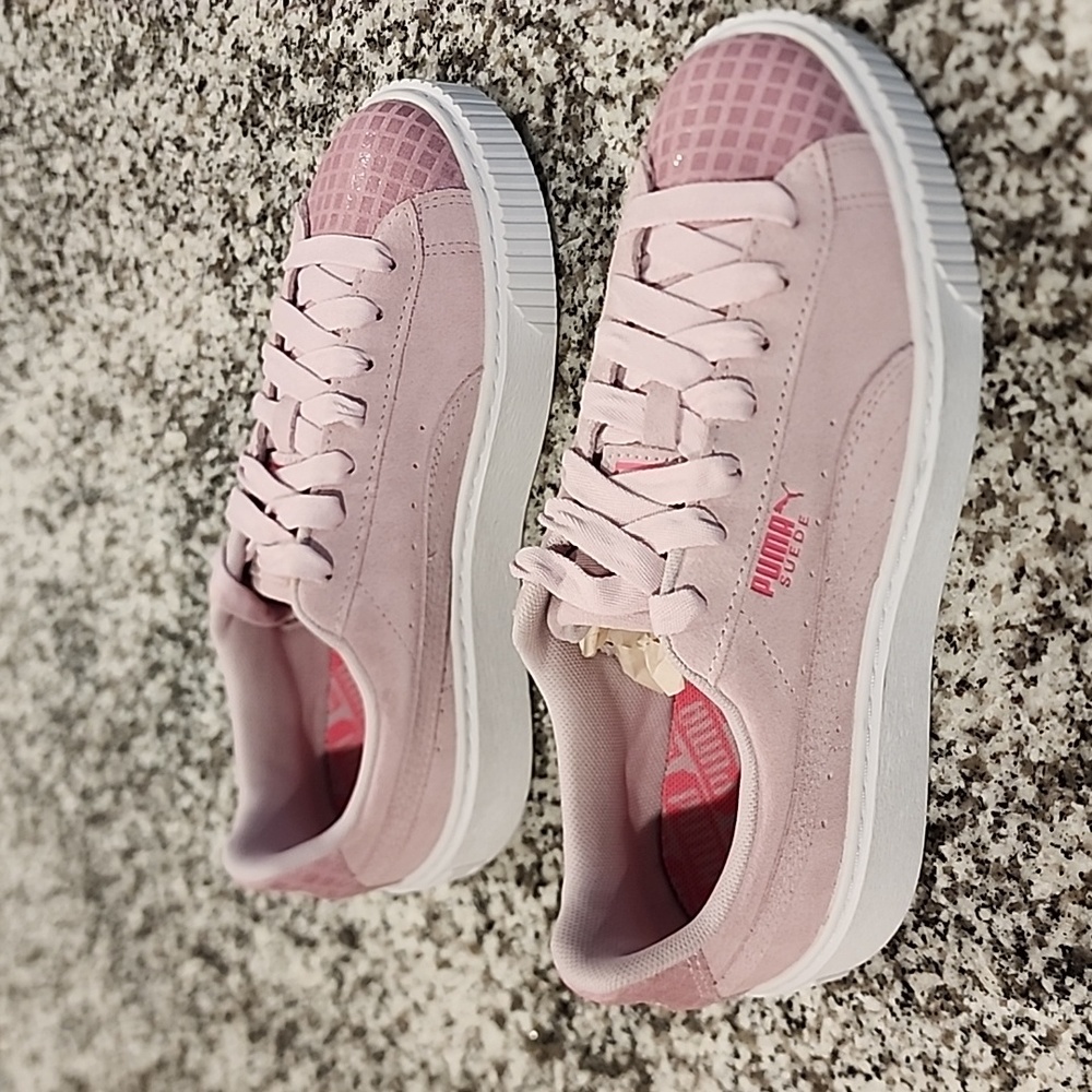 Puma - Picture 4 of 5